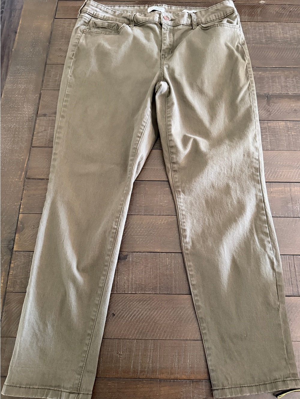 Jessica Simpson Relaxed Skinny Crop Olive Green Pants 30/10